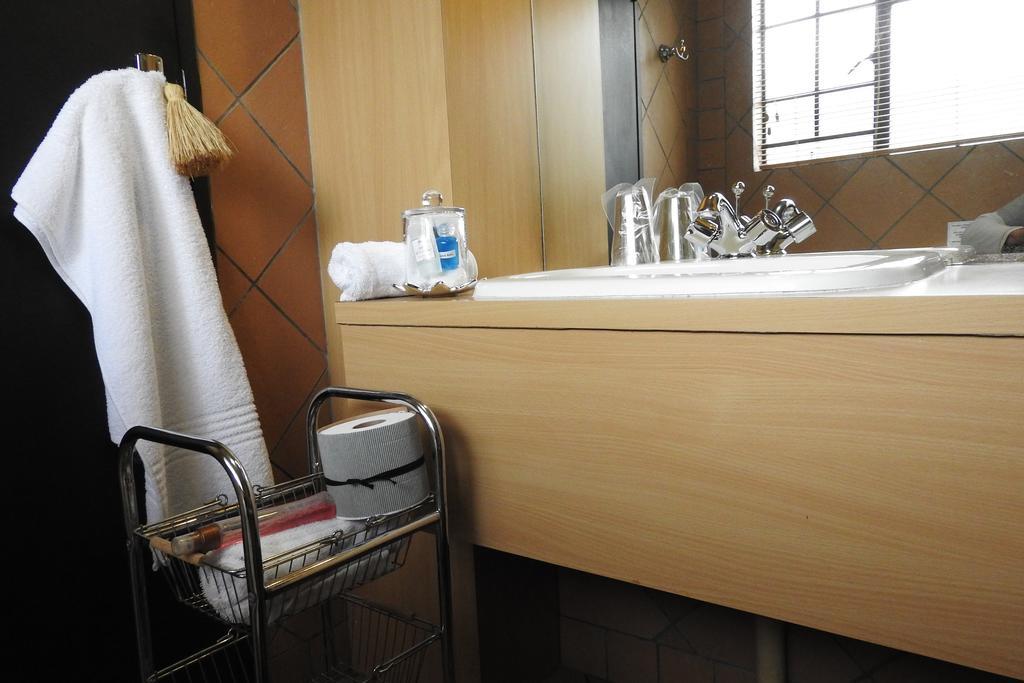 Willow Place Guest House Мидранд Екстериор снимка